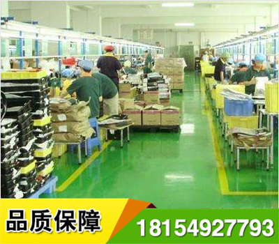 車(chē)間倉(cāng)庫(kù)、劃線(xiàn)施工不用噴涂機(jī)械,熱熔機(jī)械,地面涂膠后直接粘貼,立即可以通車(chē),野外施工簡(jiǎn)便,經(jīng)久耐用,標(biāo)線(xiàn)邊緣整齊,作圖剪字方便,長(zhǎng)期使用之平均造價(jià)低于所有標(biāo)線(xiàn)漆價(jià)格.高速路一