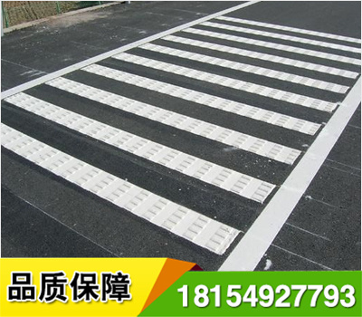 震動(dòng)式道路標(biāo)線(xiàn)采用熱熔標(biāo)線(xiàn)涂料是目前正在全世界范圍內(nèi)得到推廣應(yīng)用的一種新型道路安全標(biāo)線(xiàn)涂料.